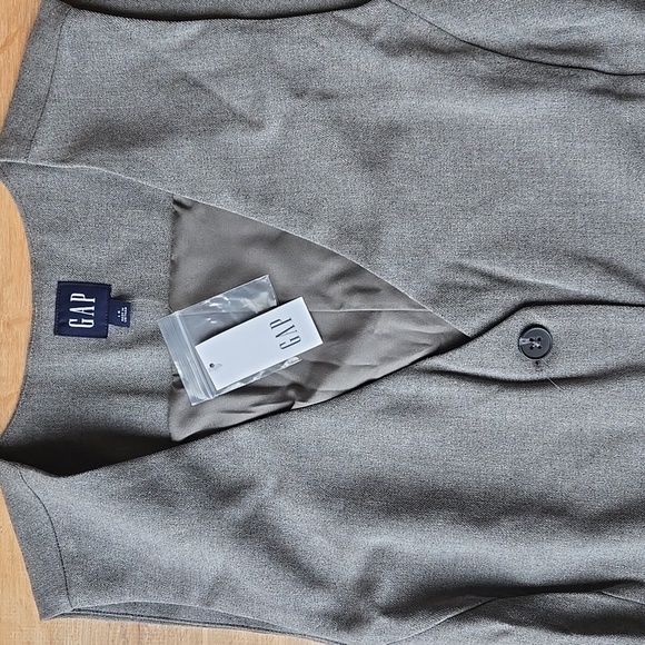 NWT GAP Cropped Vest Size L - Picture 4 of 10